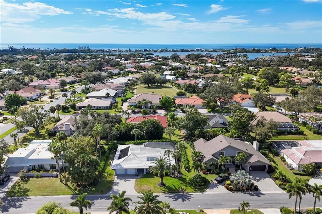 For Sale: $995,000 (3 beds, 2 baths, 1869 Square Feet)