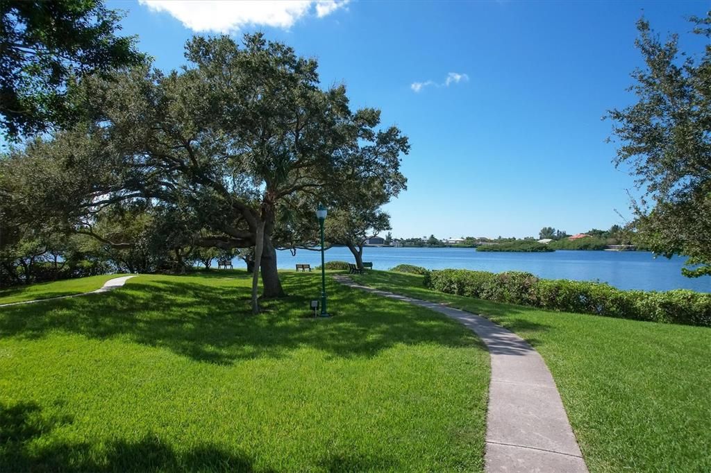 For Sale: $995,000 (3 beds, 2 baths, 1869 Square Feet)