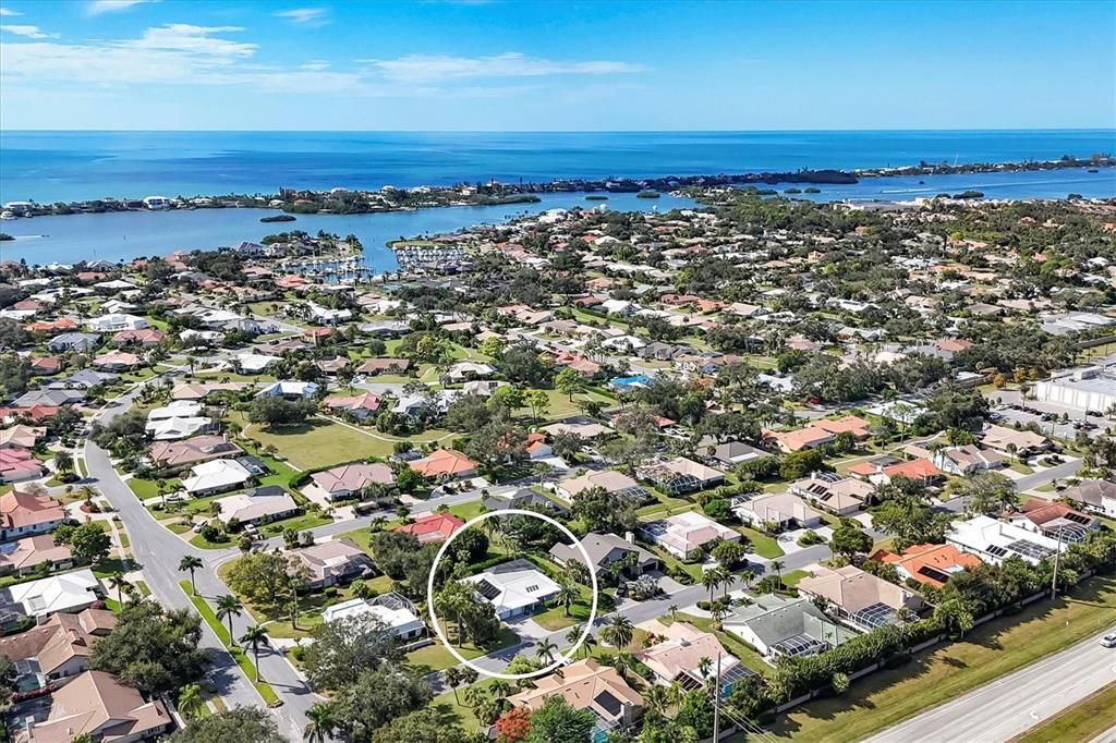 For Sale: $995,000 (3 beds, 2 baths, 1869 Square Feet)