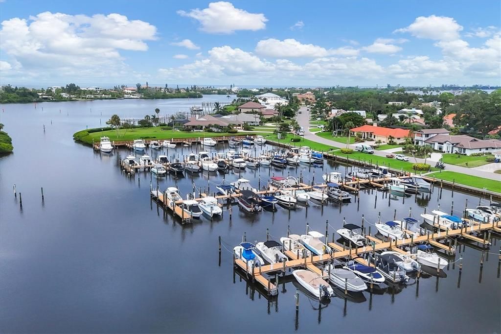 For Sale: $995,000 (3 beds, 2 baths, 1869 Square Feet)