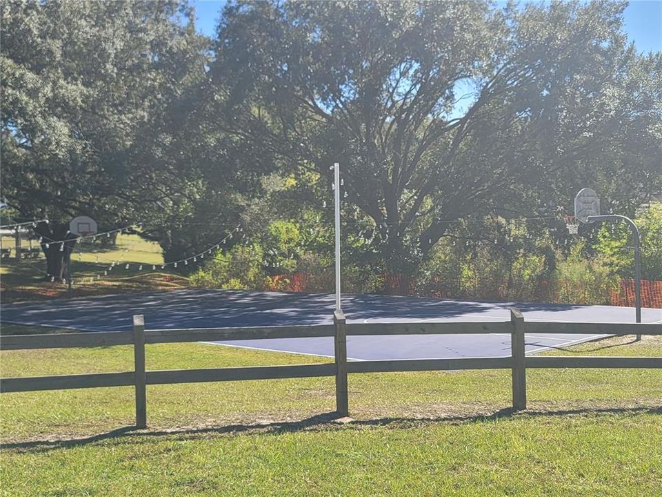 En Venta: $27,000 (1.01 acres)