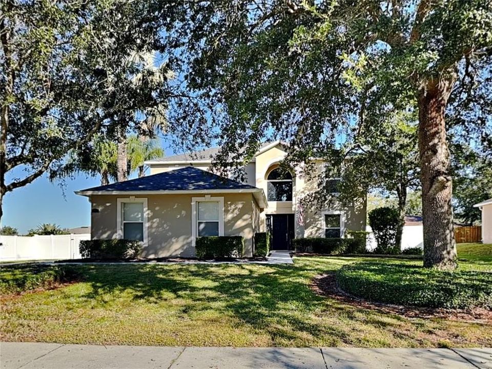 For Rent: $2,469 (3 beds, 2 baths, 2057 Square Feet)