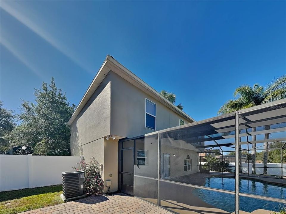 For Rent: $2,469 (3 beds, 2 baths, 2057 Square Feet)