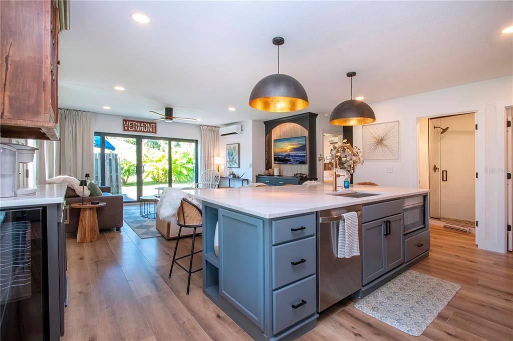 待售: $695,000 (2 贝兹, 2 浴室, 1248 平方英尺)