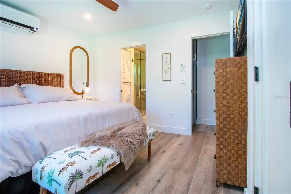 待售: $695,000 (2 贝兹, 2 浴室, 1248 平方英尺)