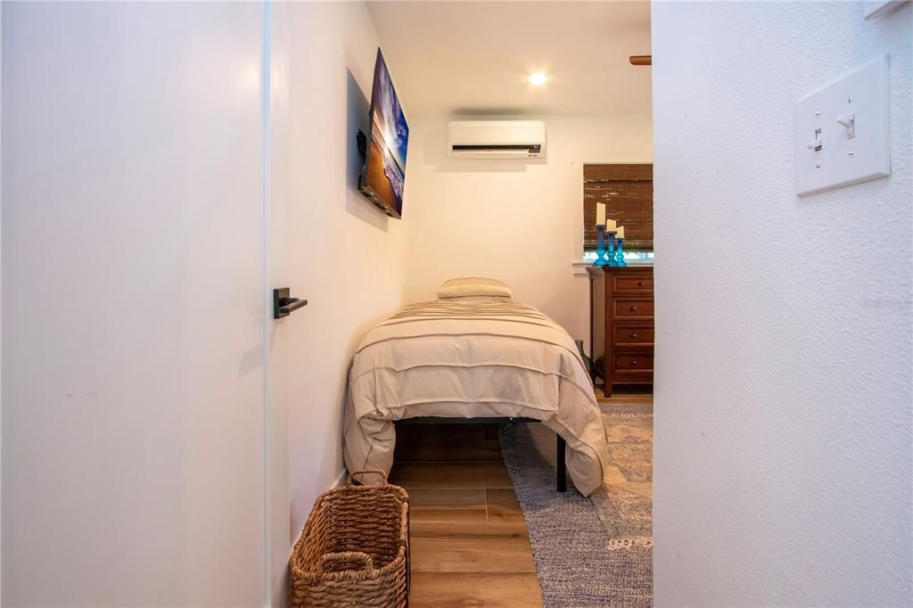 待售: $695,000 (2 贝兹, 2 浴室, 1248 平方英尺)