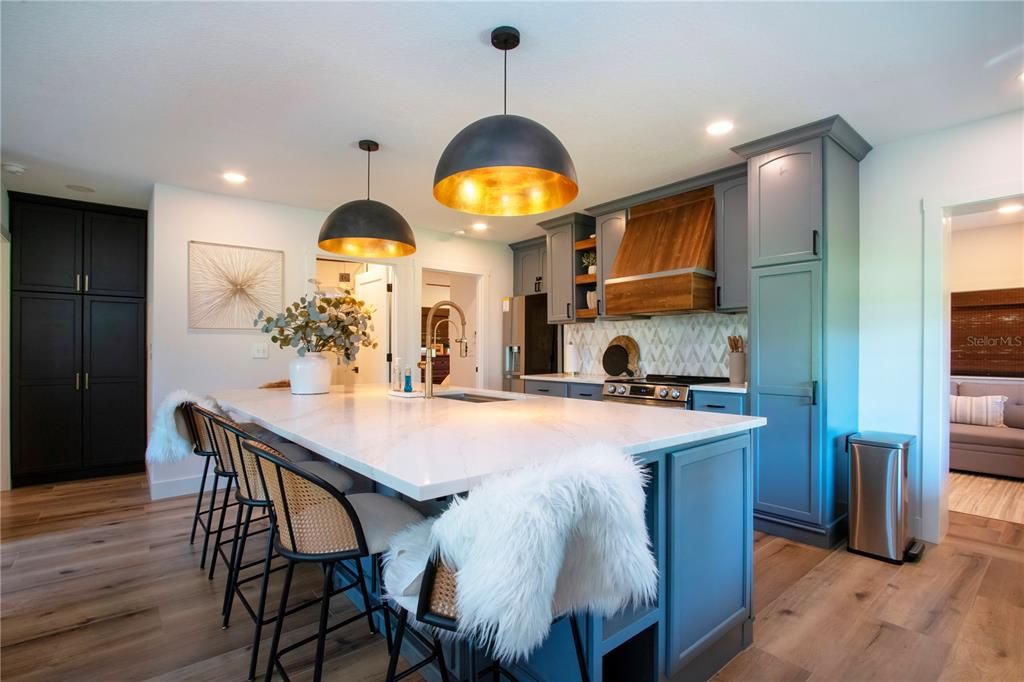 待售: $695,000 (2 贝兹, 2 浴室, 1248 平方英尺)