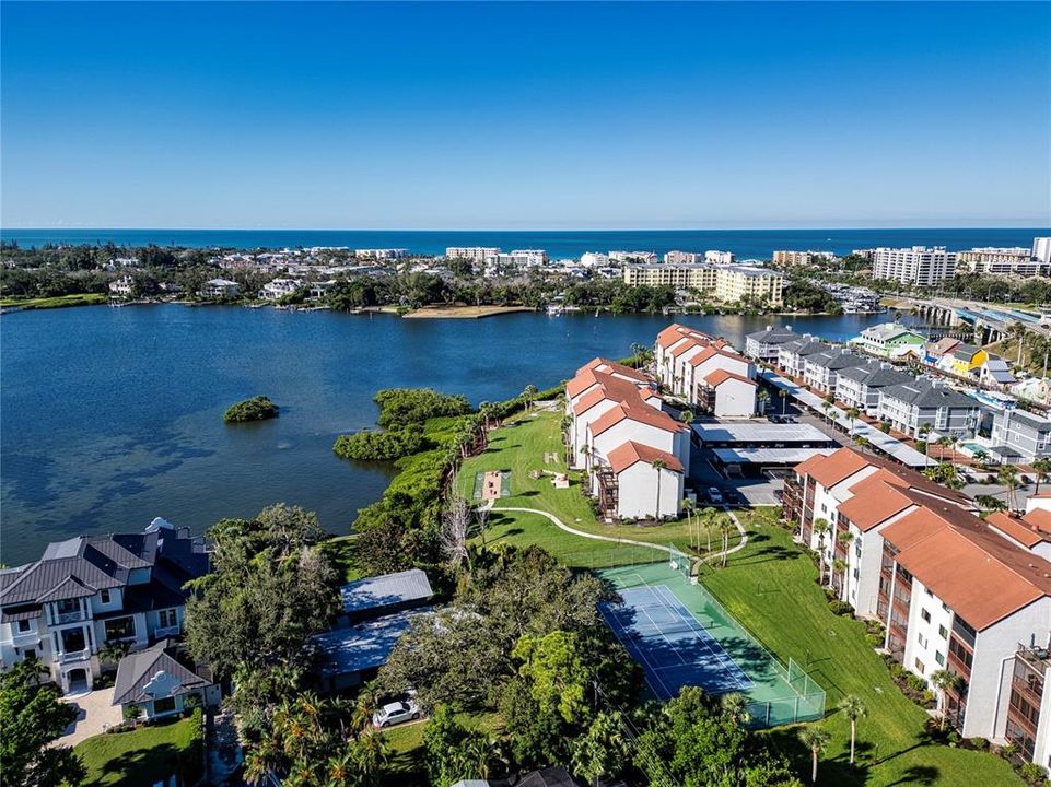 待售: $695,000 (2 贝兹, 2 浴室, 1248 平方英尺)