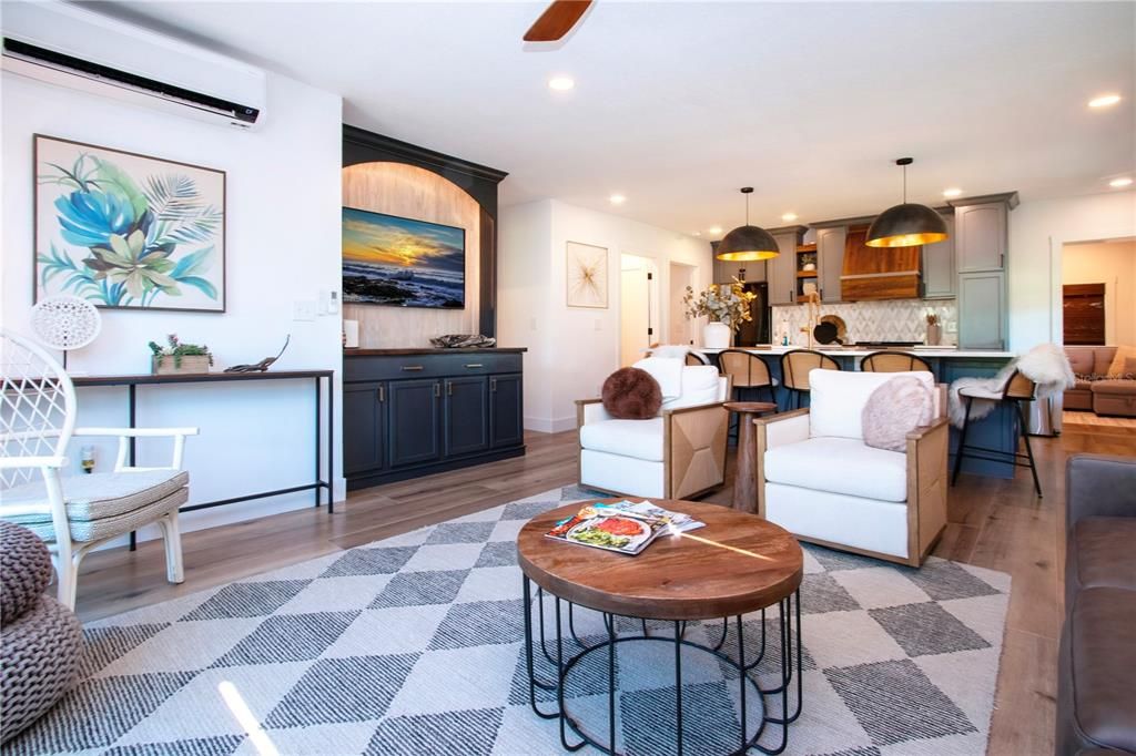 待售: $695,000 (2 贝兹, 2 浴室, 1248 平方英尺)