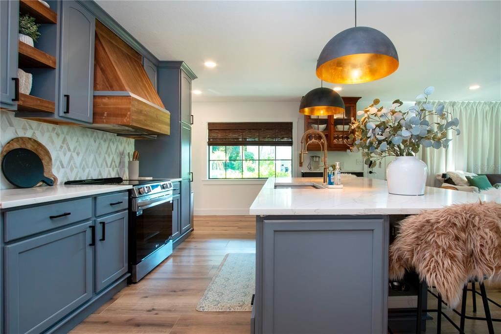 待售: $695,000 (2 贝兹, 2 浴室, 1248 平方英尺)