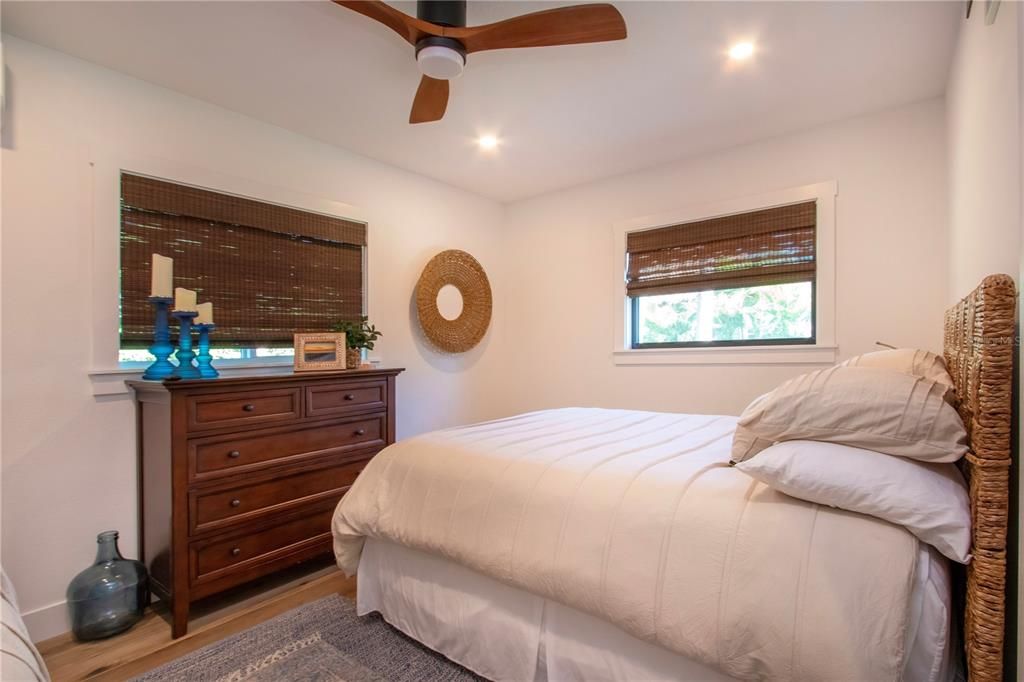 待售: $695,000 (2 贝兹, 2 浴室, 1248 平方英尺)