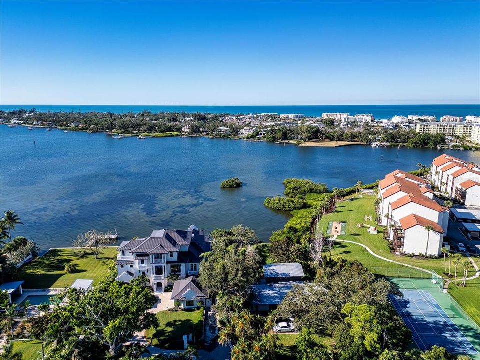 待售: $695,000 (2 贝兹, 2 浴室, 1248 平方英尺)