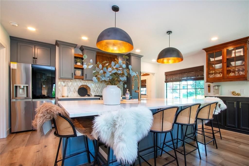 待售: $695,000 (2 贝兹, 2 浴室, 1248 平方英尺)