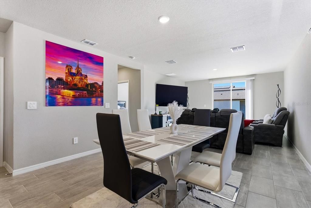 For Sale: $354,999 (4 beds, 2 baths, 1605 Square Feet)