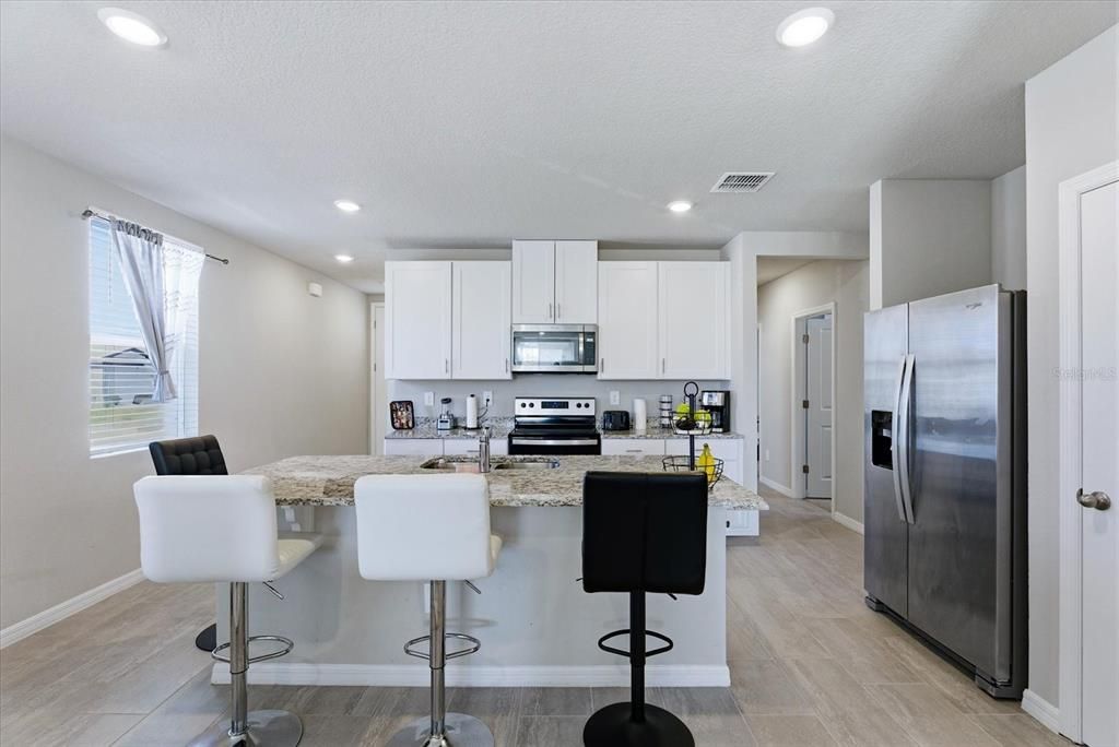 For Sale: $354,999 (4 beds, 2 baths, 1605 Square Feet)