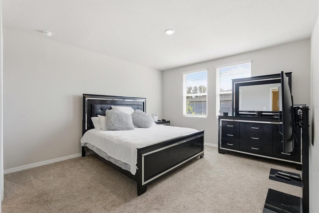 For Sale: $354,999 (4 beds, 2 baths, 1605 Square Feet)