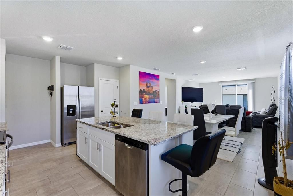 For Sale: $354,999 (4 beds, 2 baths, 1605 Square Feet)