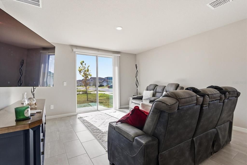 For Sale: $354,999 (4 beds, 2 baths, 1605 Square Feet)