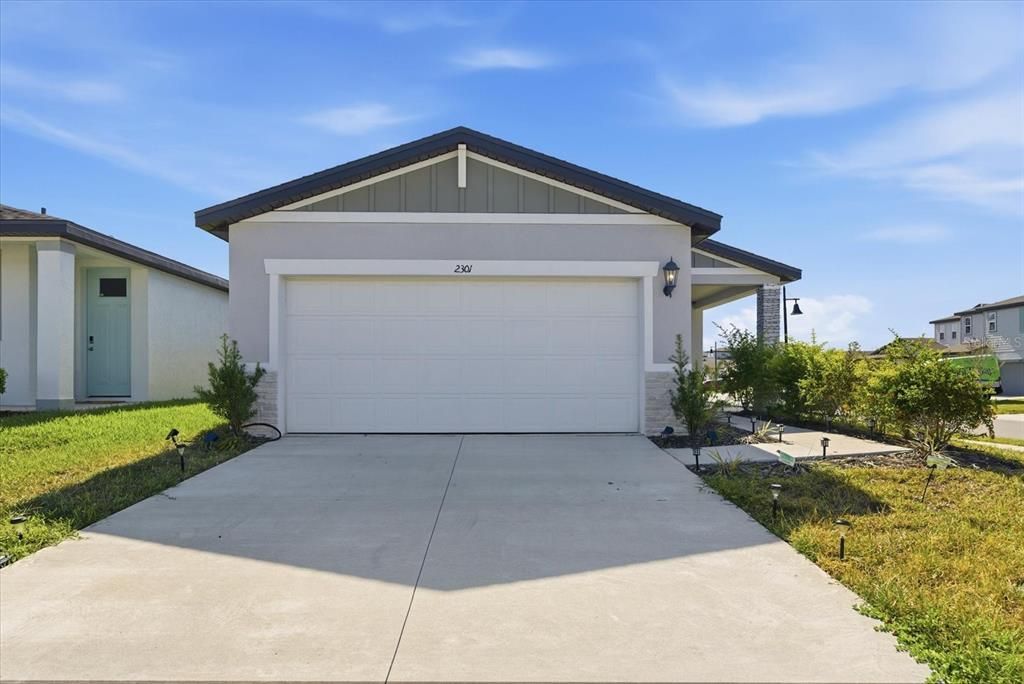 For Sale: $354,999 (4 beds, 2 baths, 1605 Square Feet)