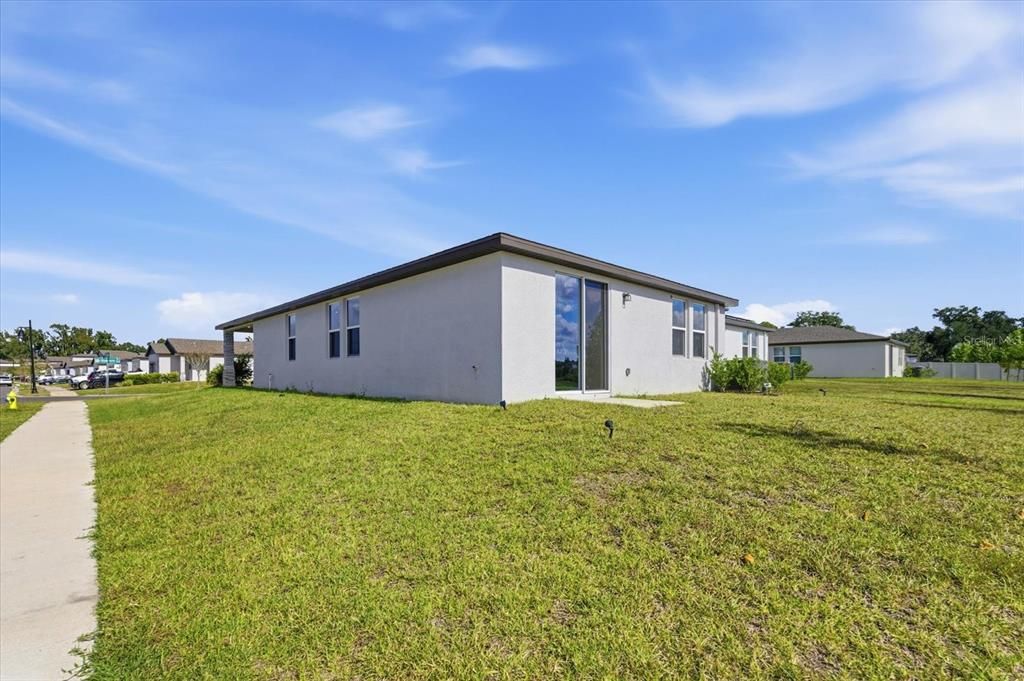 For Sale: $354,999 (4 beds, 2 baths, 1605 Square Feet)