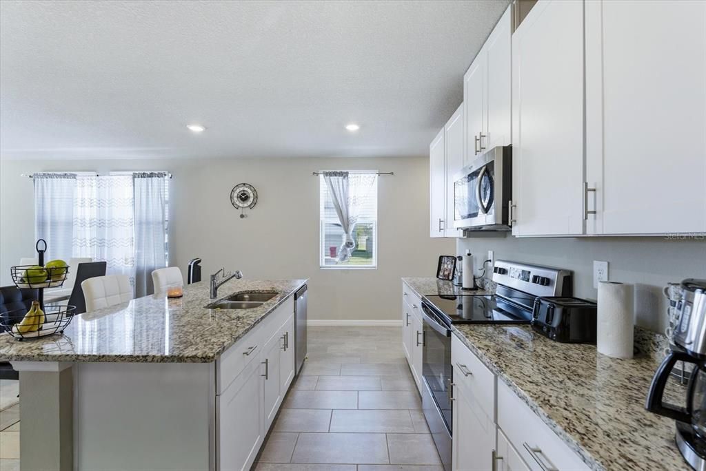 For Sale: $354,999 (4 beds, 2 baths, 1605 Square Feet)