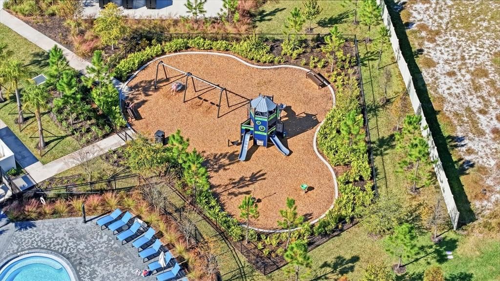 For Sale: $354,999 (4 beds, 2 baths, 1605 Square Feet)