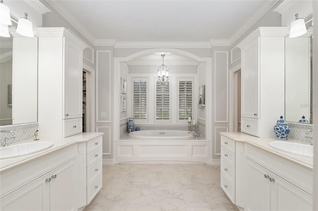 For Sale: $1,595,000 (5 beds, 4 baths, 4176 Square Feet)