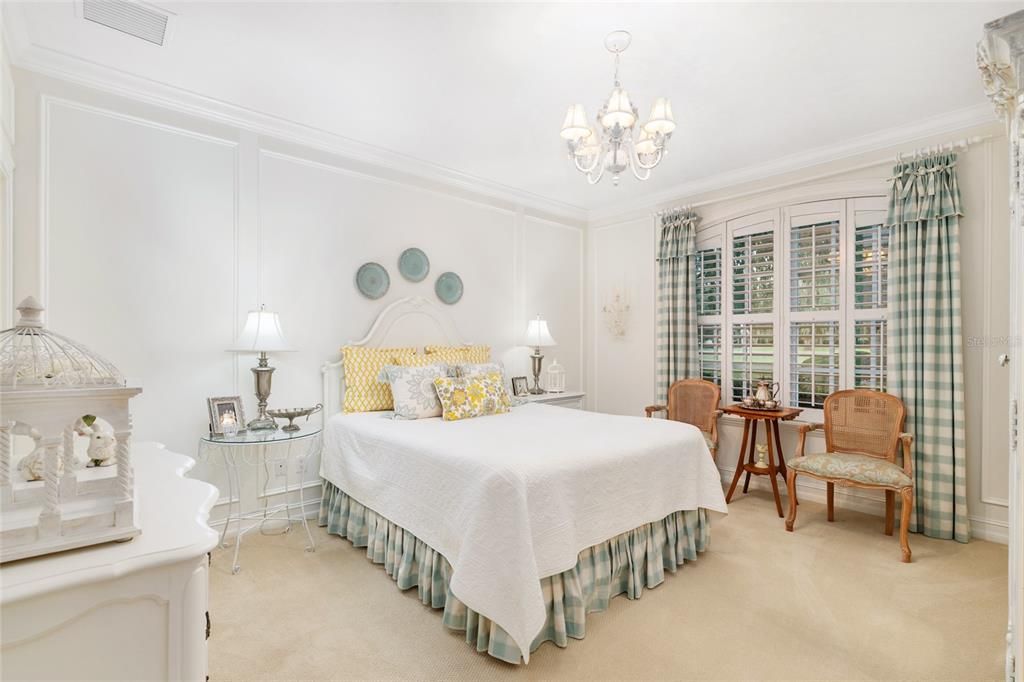 For Sale: $1,595,000 (5 beds, 4 baths, 4176 Square Feet)