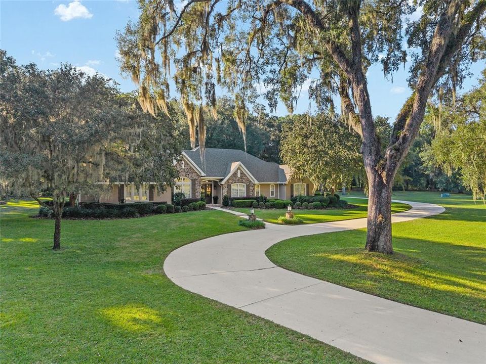 For Sale: $1,595,000 (5 beds, 4 baths, 4176 Square Feet)