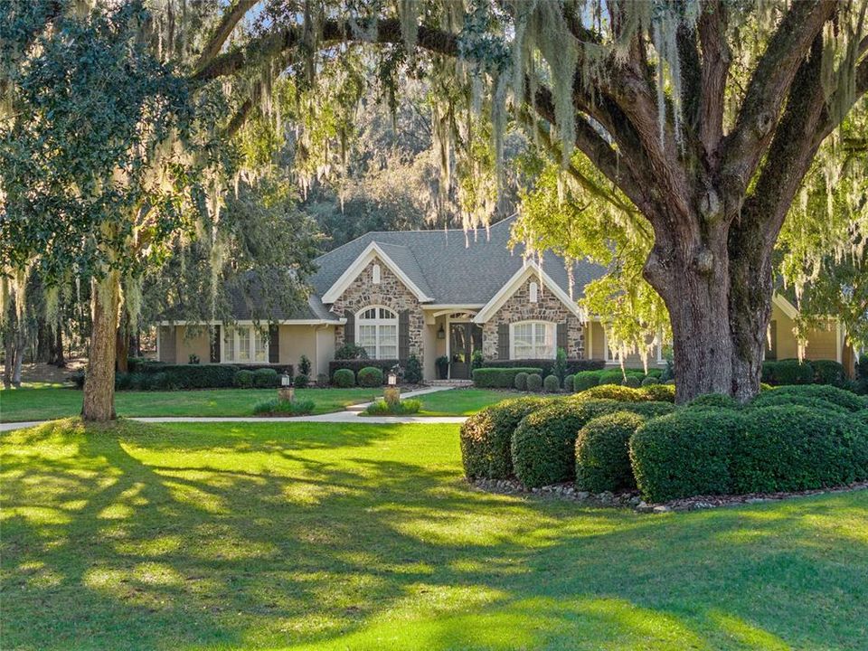 For Sale: $1,595,000 (5 beds, 4 baths, 4176 Square Feet)