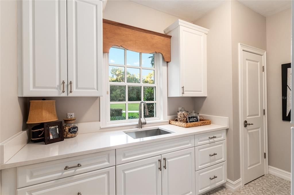 For Sale: $1,595,000 (5 beds, 4 baths, 4176 Square Feet)