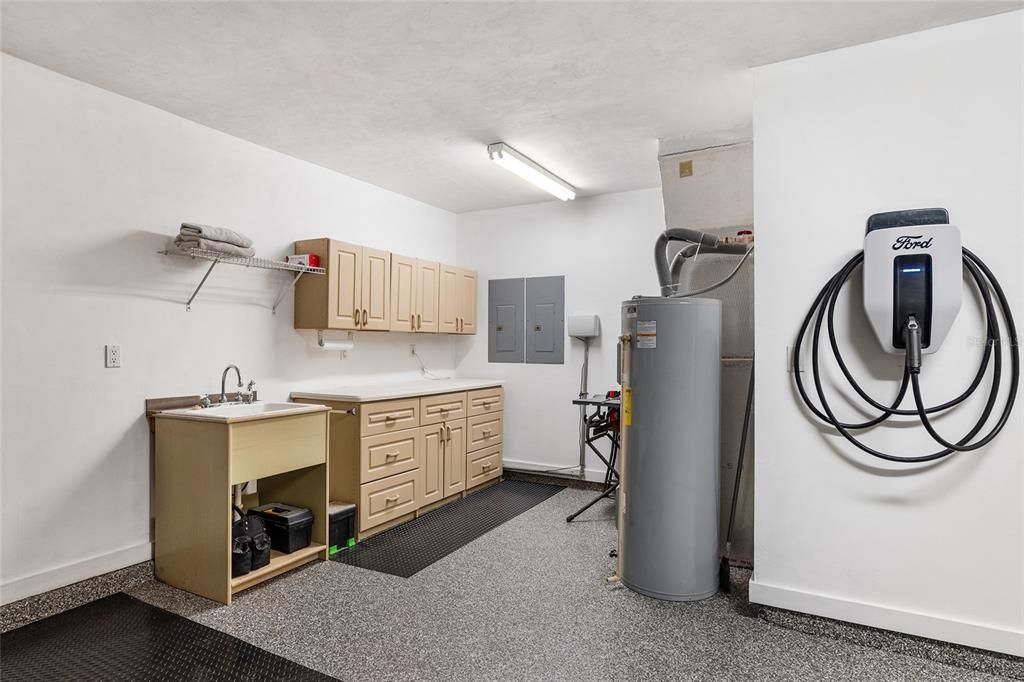 For Sale: $1,595,000 (5 beds, 4 baths, 4176 Square Feet)