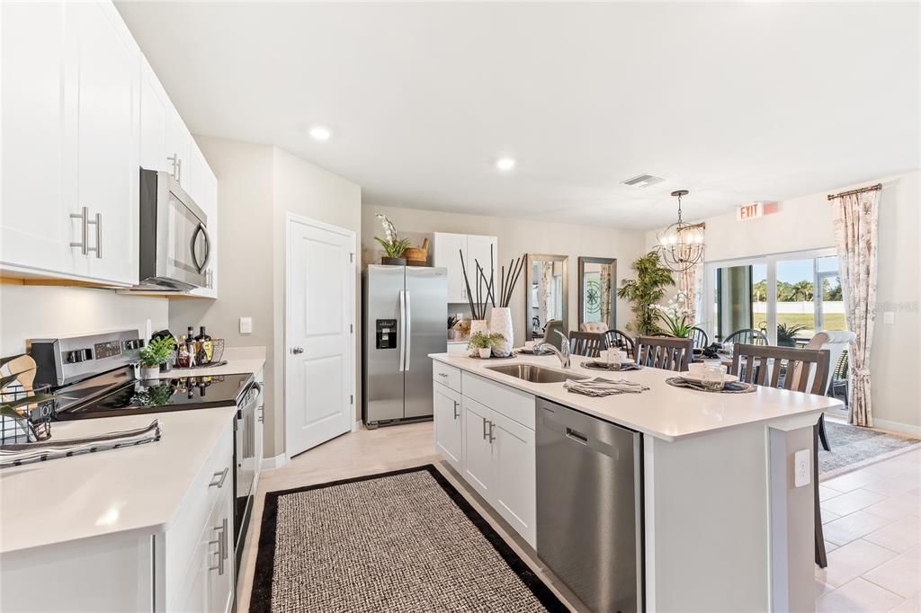 For Sale: $319,999 (4 beds, 2 baths, 1828 Square Feet)