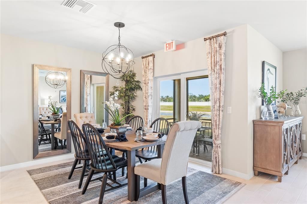 For Sale: $319,999 (4 beds, 2 baths, 1828 Square Feet)