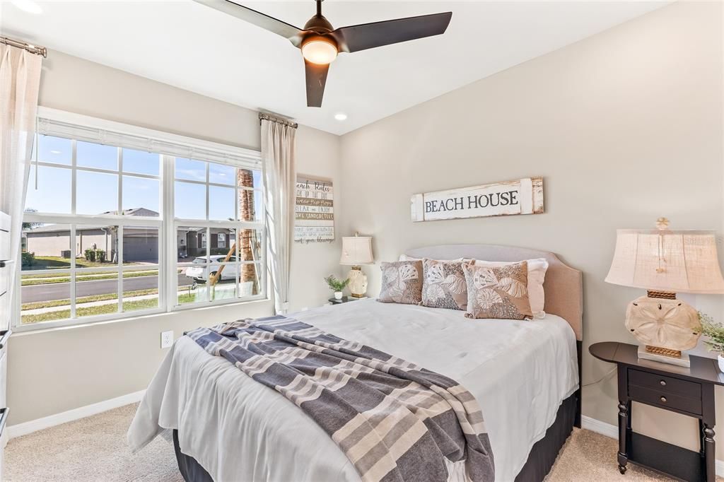 For Sale: $319,999 (4 beds, 2 baths, 1828 Square Feet)