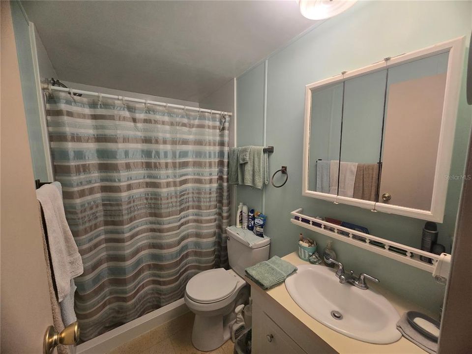 На продажу: $135,000 (2 спален, 1 ванн, 1120 Квадратных фут)