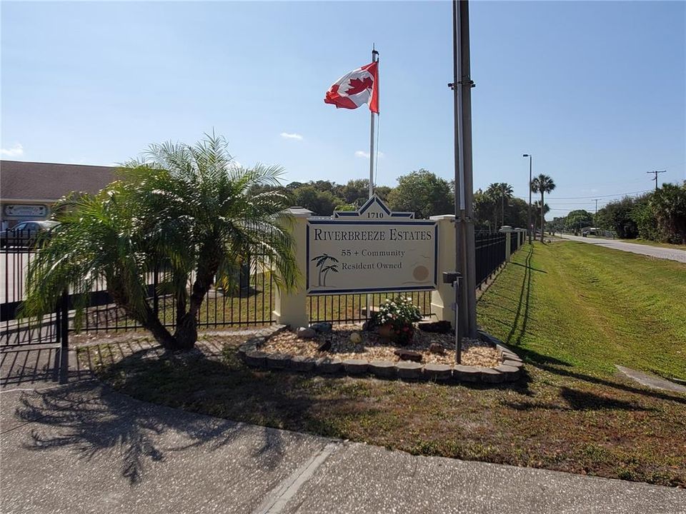 На продажу: $135,000 (2 спален, 1 ванн, 1120 Квадратных фут)