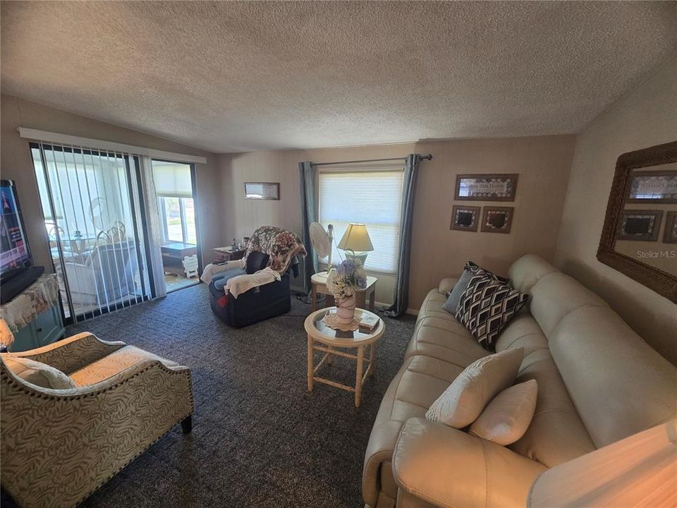 На продажу: $135,000 (2 спален, 1 ванн, 1120 Квадратных фут)