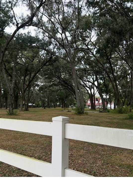 合同活跃: $120,000 (0.93 acres)