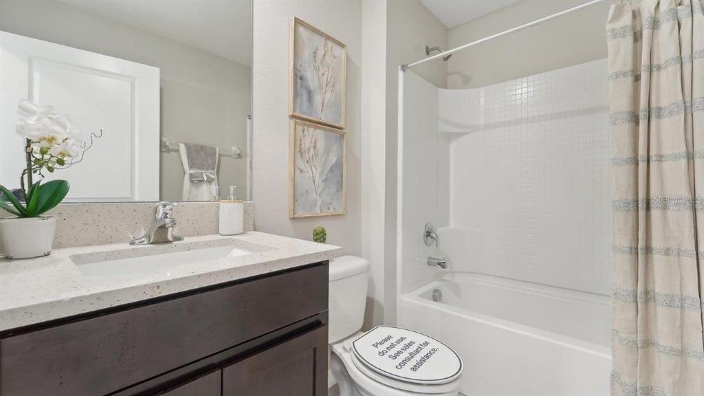 Activo con contrato: $379,990 (5 camas, 3 baños, 2605 Pies cuadrados)