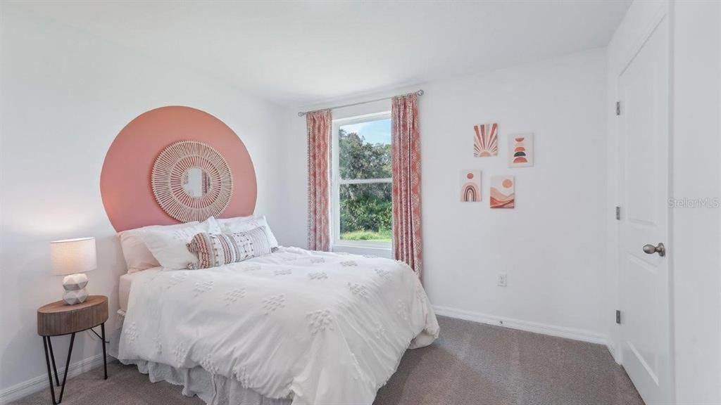 Activo con contrato: $379,990 (5 camas, 3 baños, 2605 Pies cuadrados)