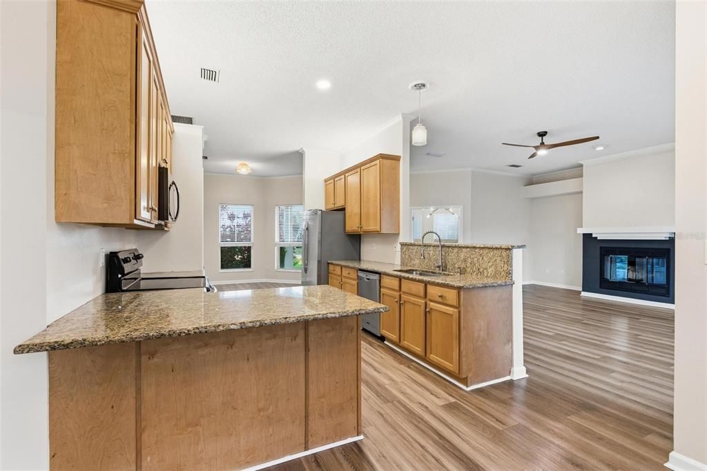 В аренду: $2,800 (3 спален, 2 ванн, 1917 Квадратных фут)