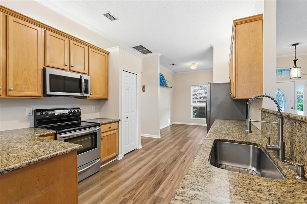 В аренду: $2,800 (3 спален, 2 ванн, 1917 Квадратных фут)