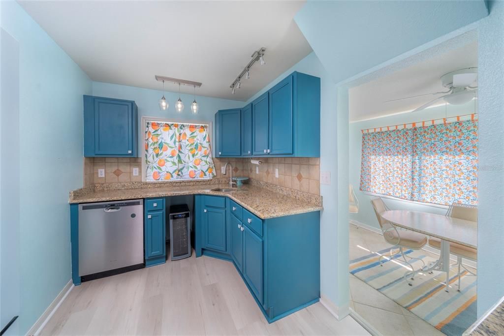 For Sale: $475,000 (3 beds, 2 baths, 1908 Square Feet)