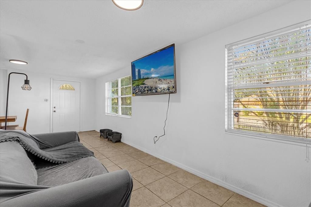 На продажу: $345,000 (3 спален, 2 ванн, 1134 Квадратных фут)