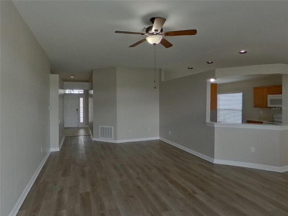 For Rent: $1,999 (3 beds, 2 baths, 1534 Square Feet)