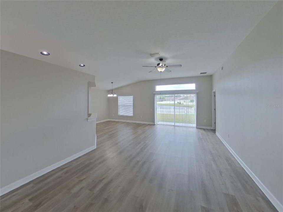 For Rent: $1,999 (3 beds, 2 baths, 1534 Square Feet)