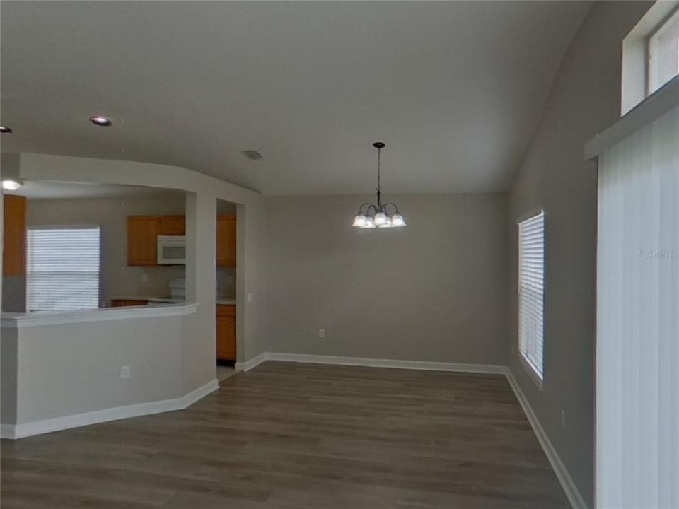 For Rent: $1,999 (3 beds, 2 baths, 1534 Square Feet)