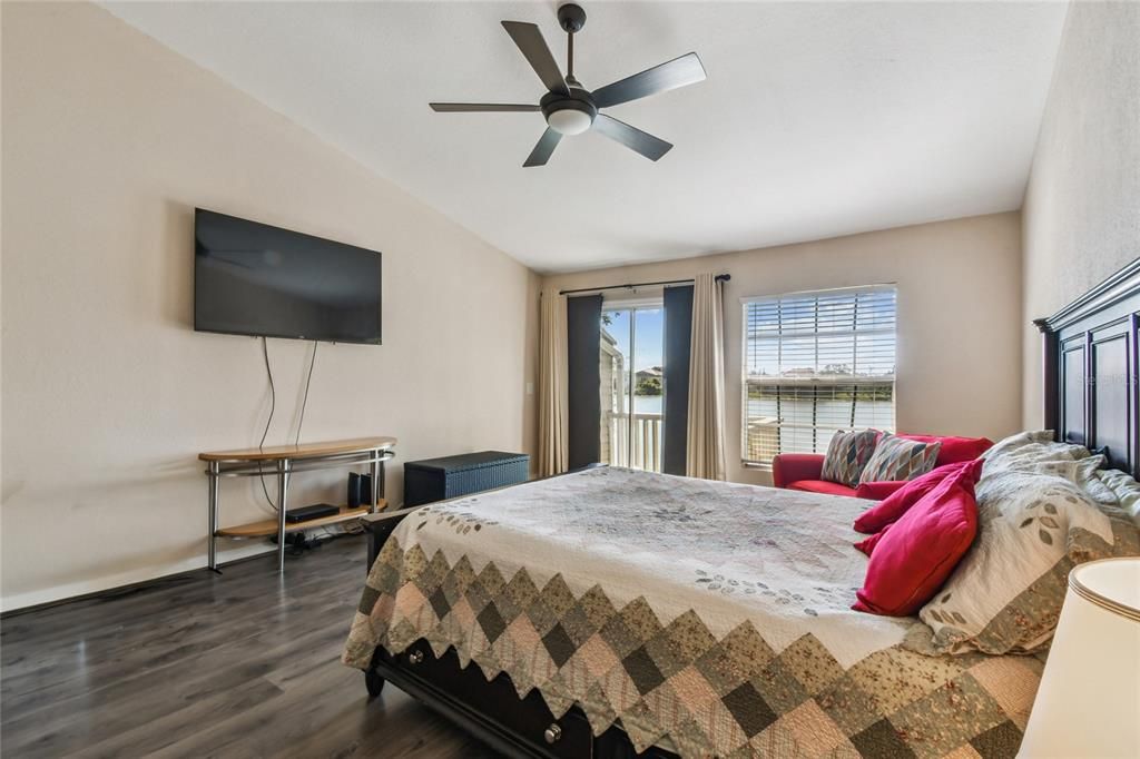 На продажу: $259,000 (2 спален, 2 ванн, 1393 Квадратных фут)