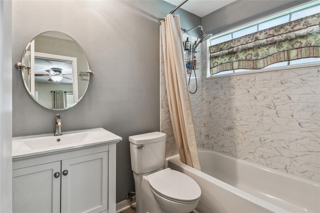 На продажу: $259,000 (2 спален, 2 ванн, 1393 Квадратных фут)